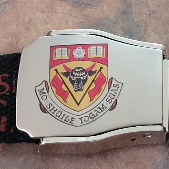 UNIVERSITY OF CALGARY Fabric Woven Belt with U OF C Coat of Arms Buckle - Picture 5 of 9
